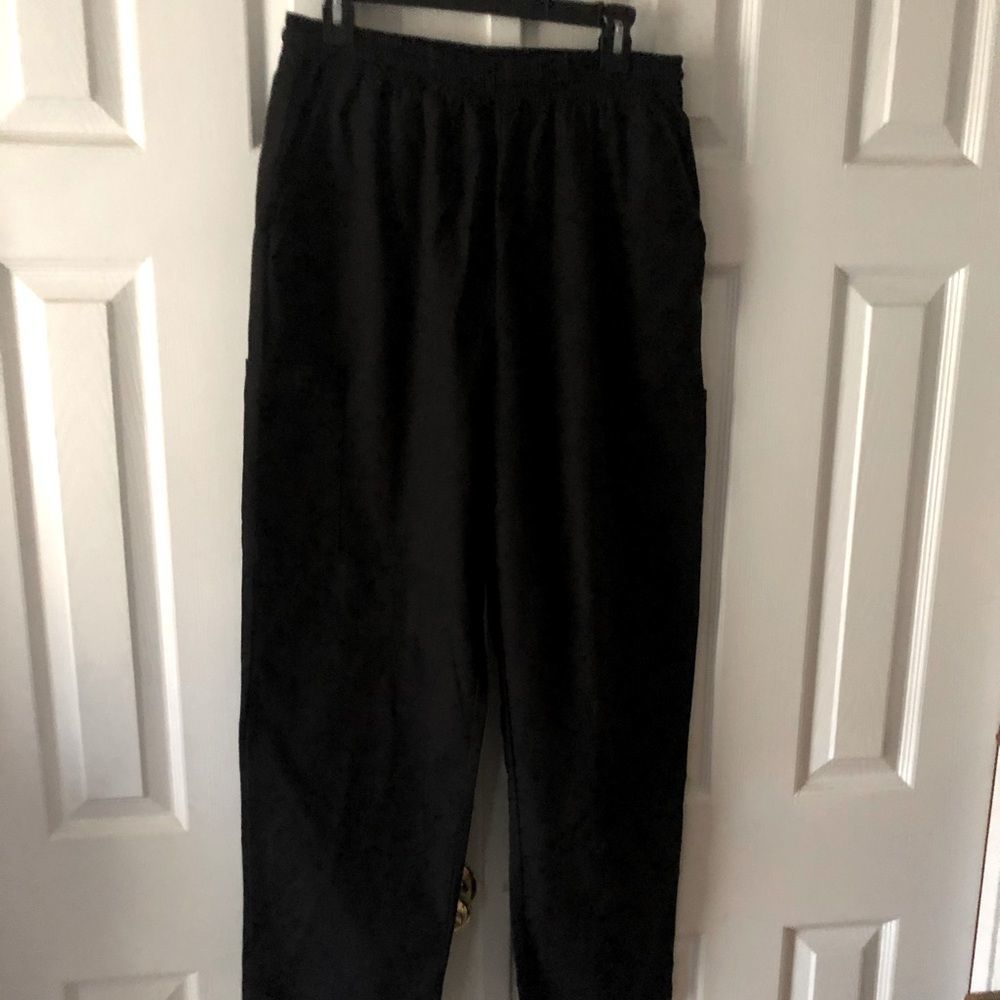 6/$20 Greentown Original Work Wear black elastic waist scrub pants size L